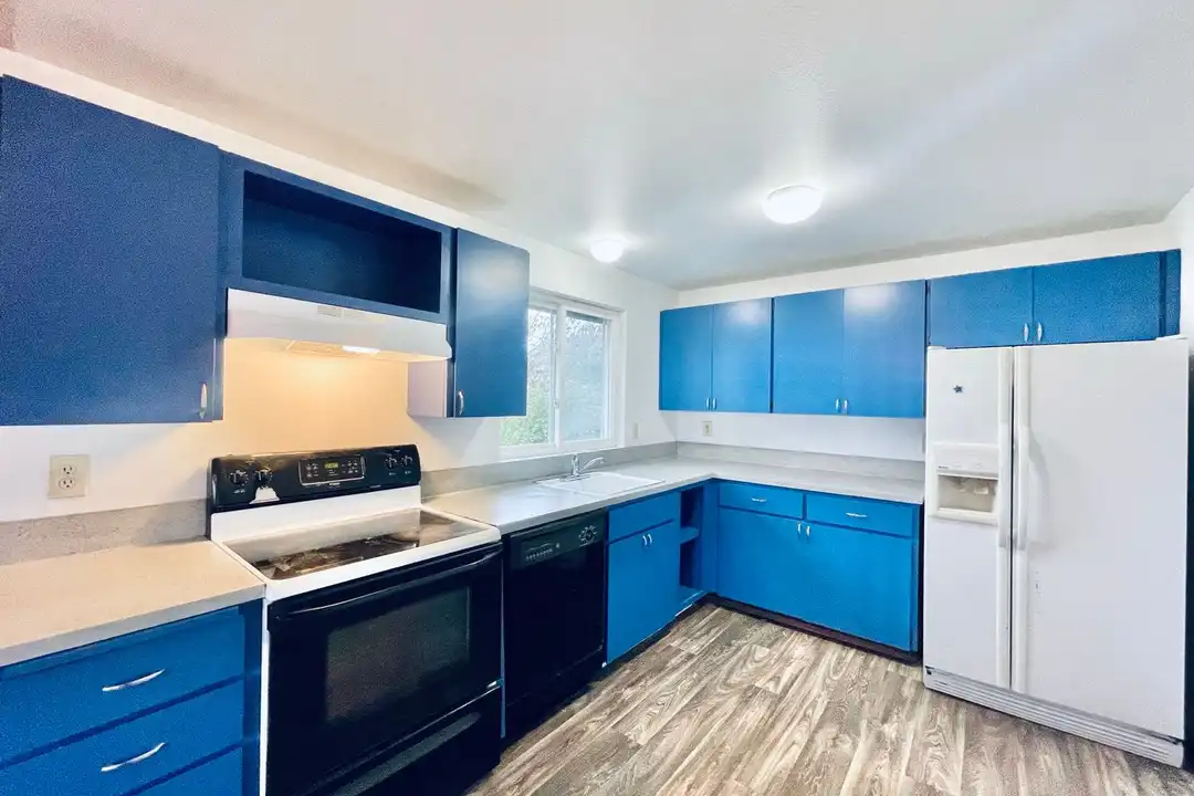 8836 22nd Ave SW - More