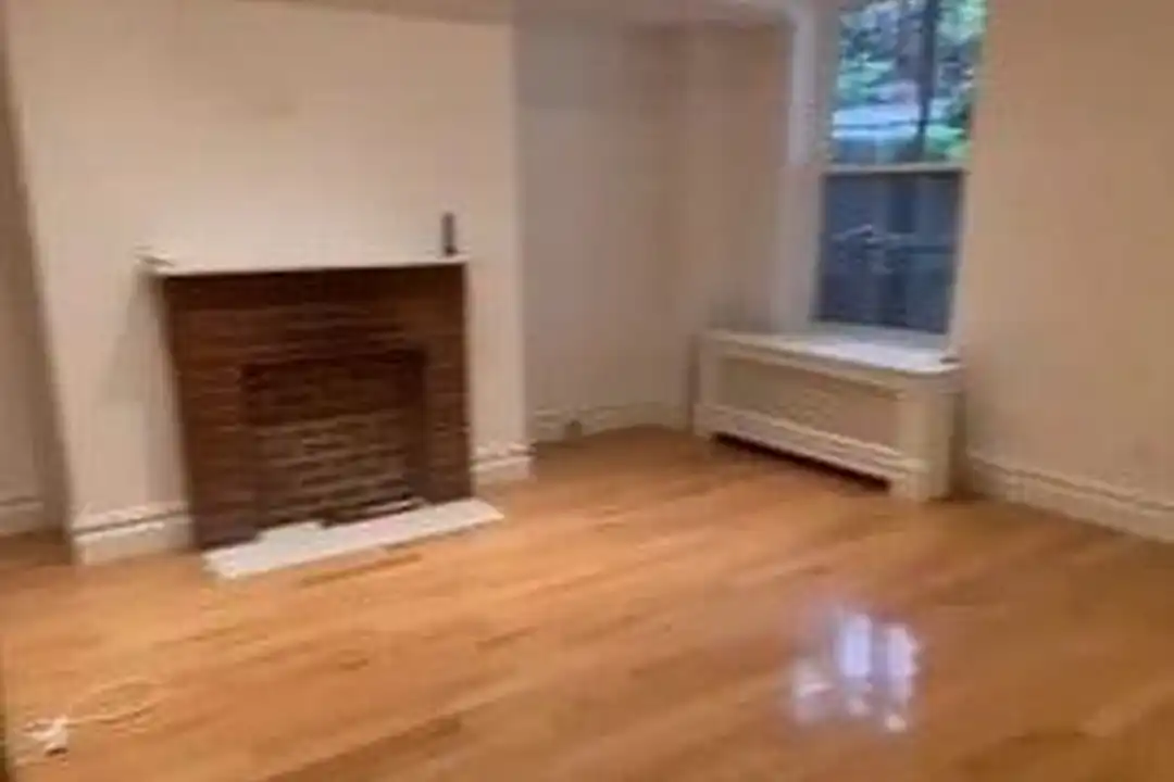 149 E 61st St - More