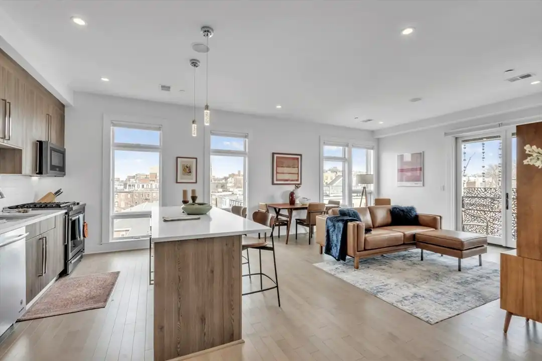 232 Old Colony Ave unit 504 - More