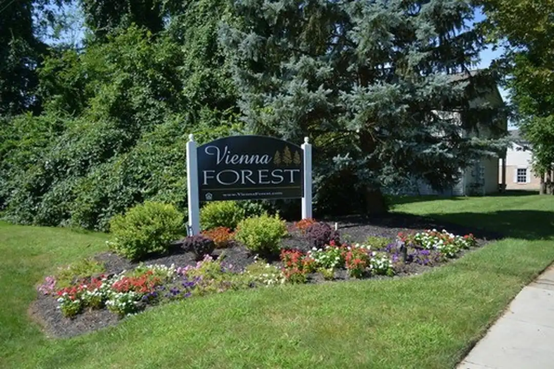 496 Bavarian Dr – photo 1