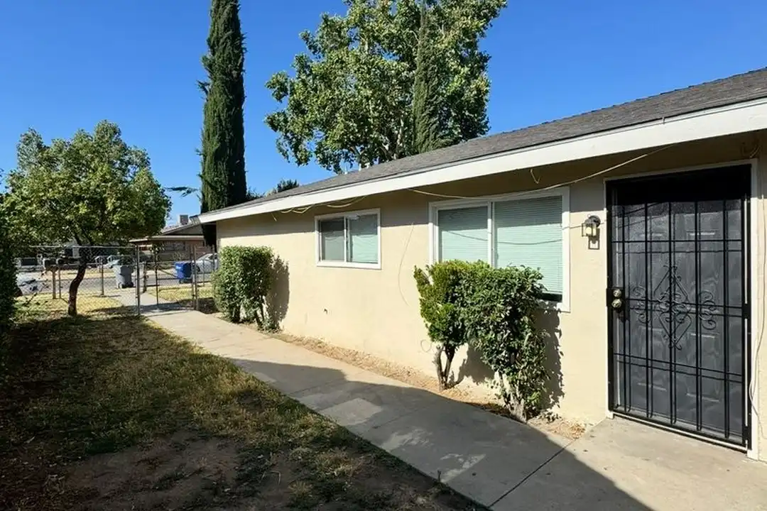 3530 E Iowa Ave unit 3530 E Iowa Ave #101 – photo 1