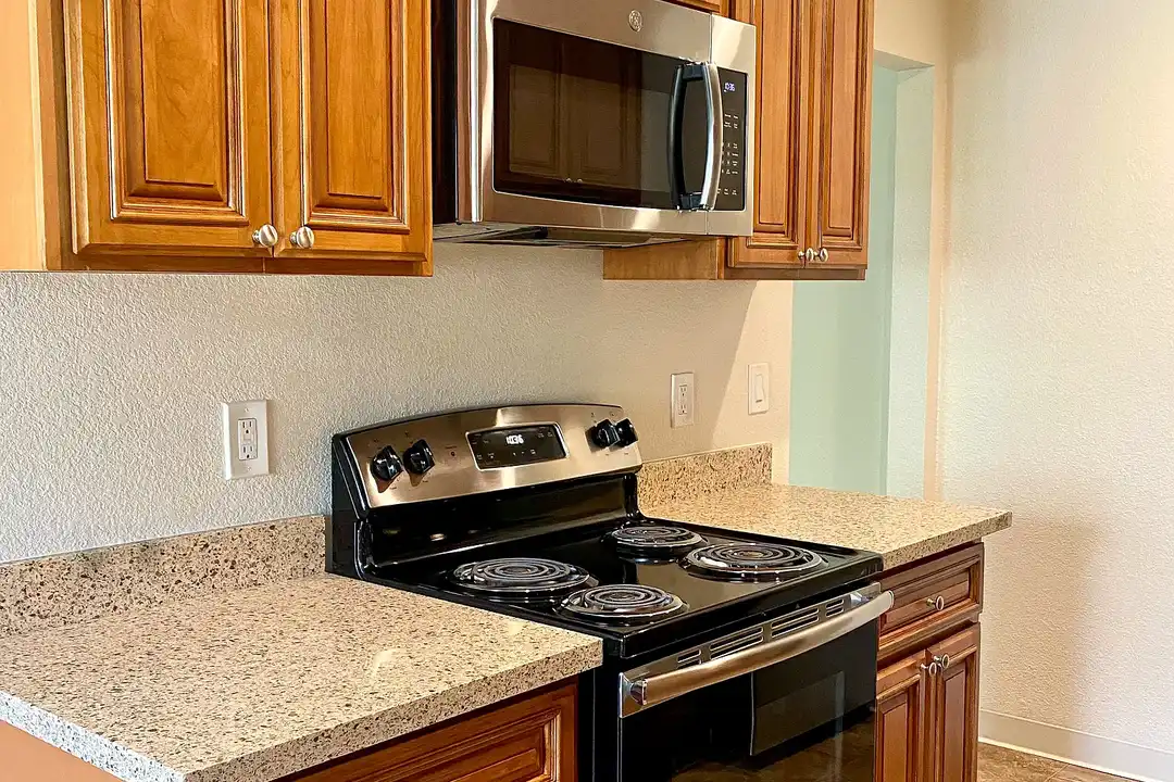 Castro Valley, CA Pool Equipped Apartments for Rent – photo 1 of 28