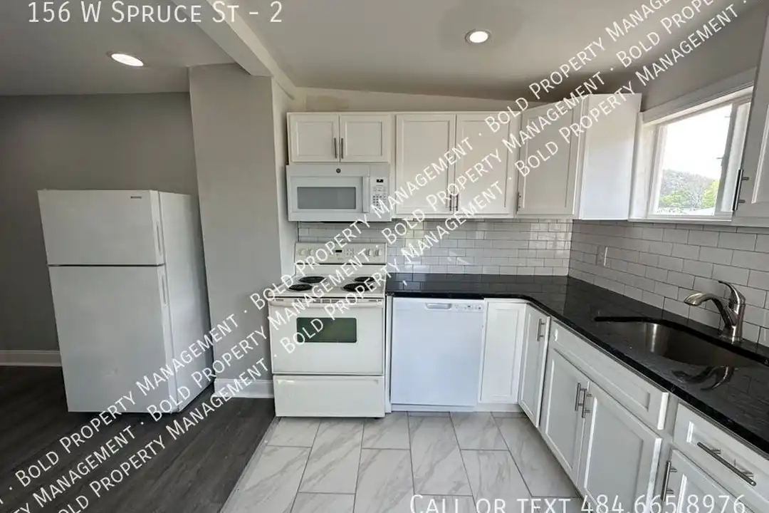 156 W Spruce St – photo 1 of 13