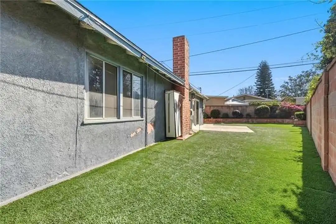 House in Buena Park - View 4