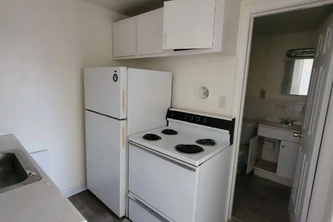 13420 Euclid Ave unit 13440-310 – photo 1 of 5