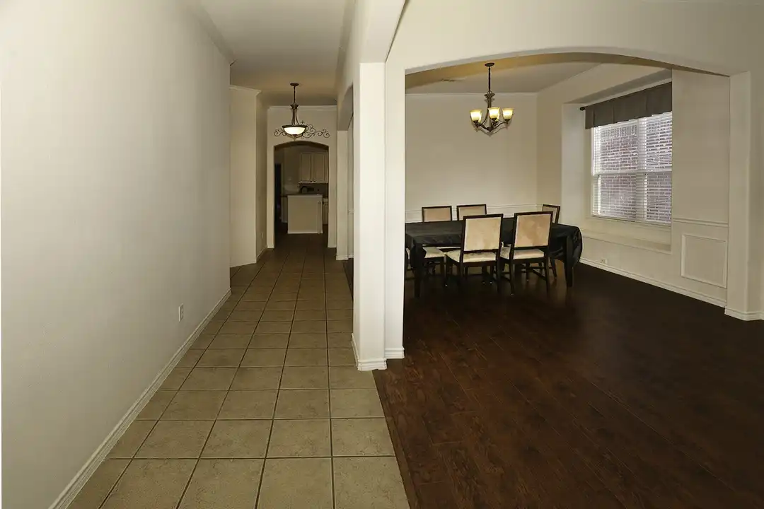 1615 Bur Oak Dr - View 2