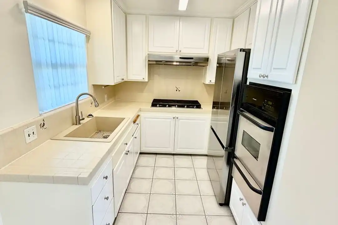 2125 W 157th St unit 10 - View 5