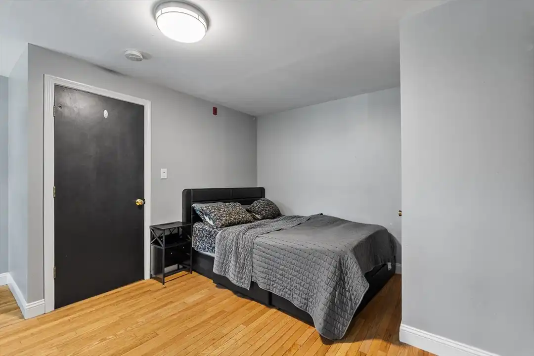 99 W Fourth St unit 1A – pohled 6