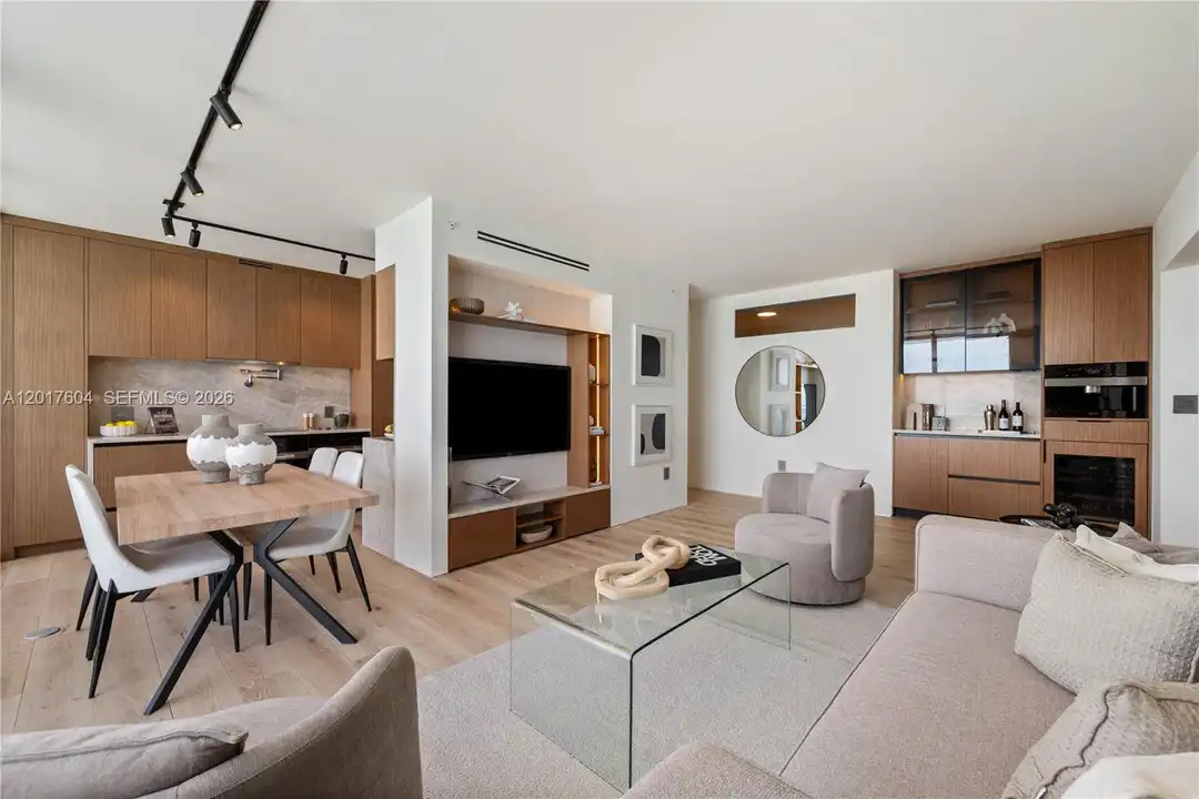 6365 Collins Ave - View 3