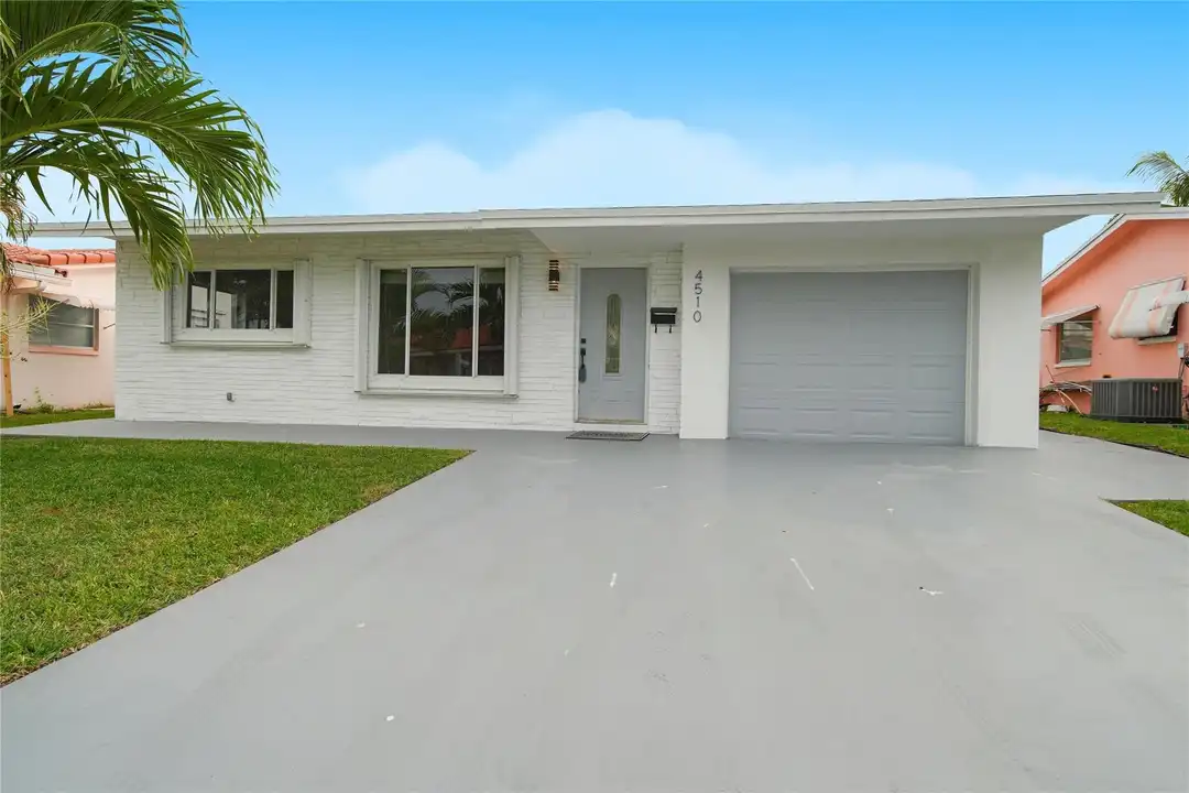 4510 NW 49th Dr – photo 1