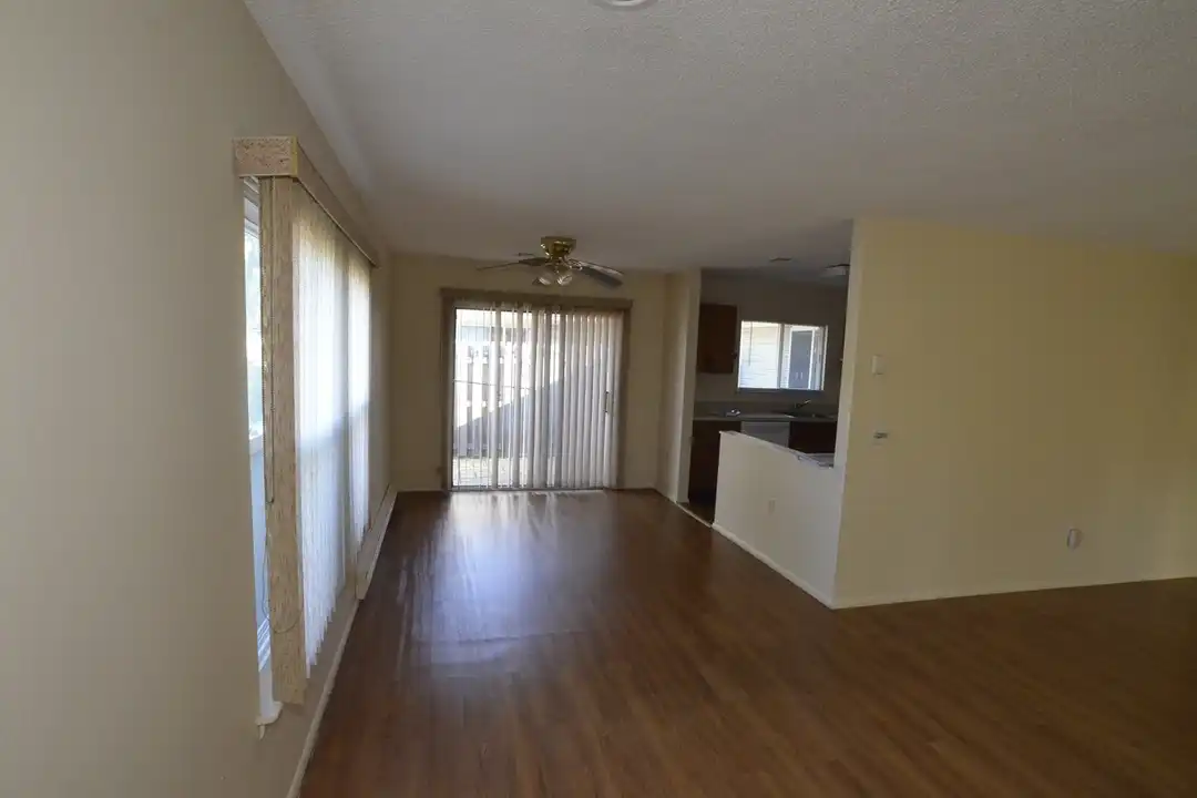 525 Belford Rd unit D - View 4