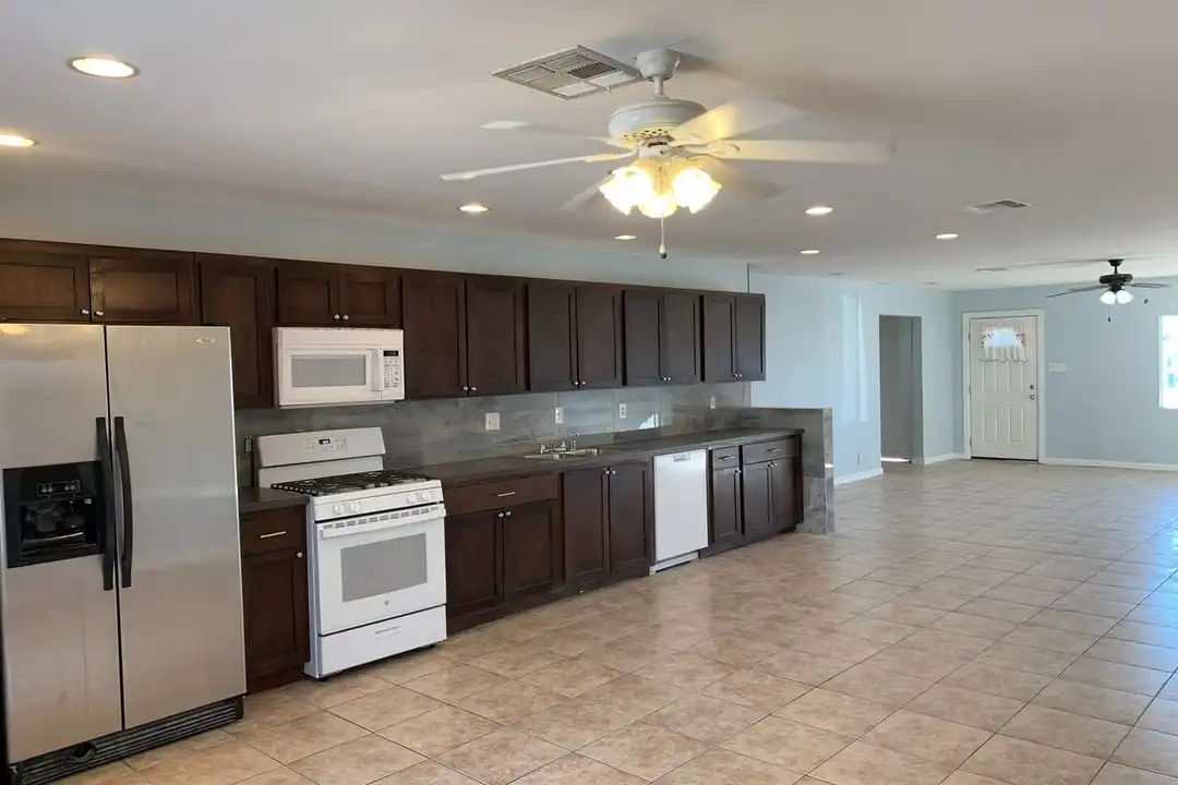 141 Constitution Ave - View 4