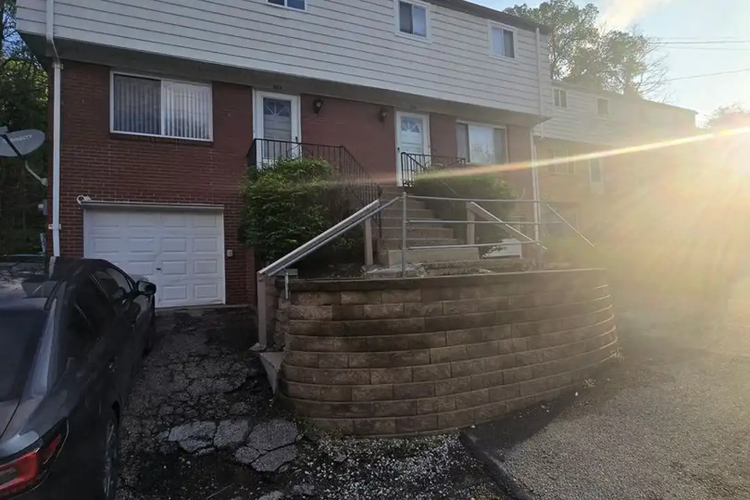261 Universal Rd unit 261UNIV - View 2