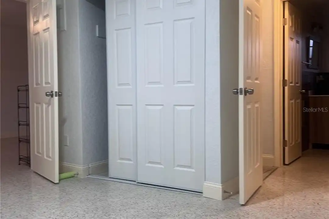 2495 Baywood Dr E - View 4