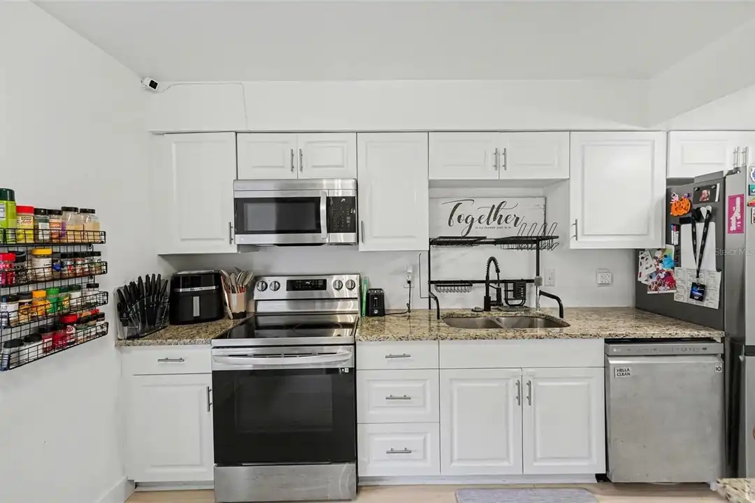 1819 Clearbrooke Dr - View 3
