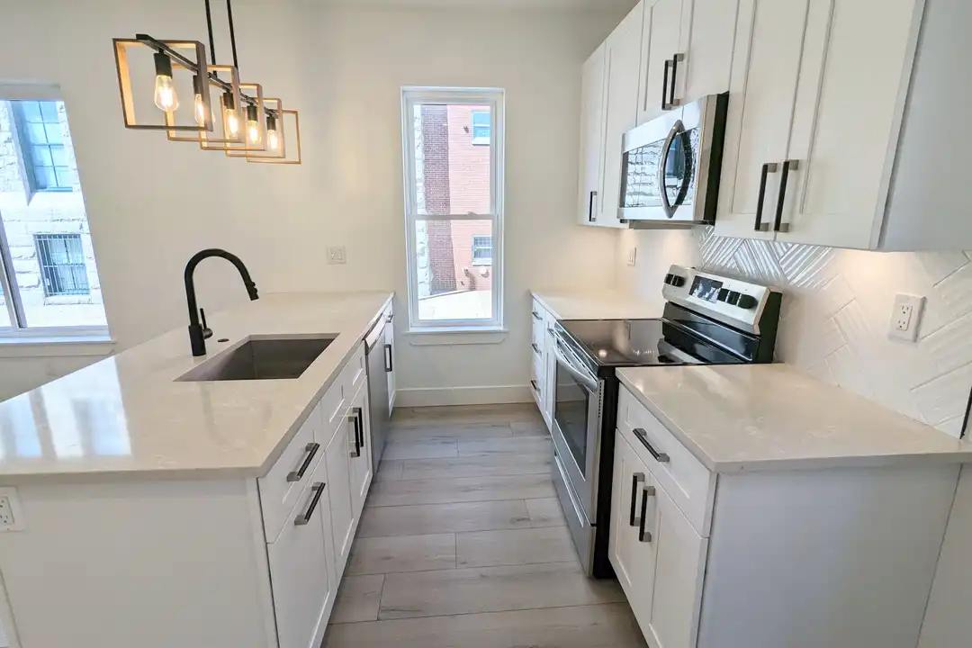 3015 W Oxford St unit 1 - View 3