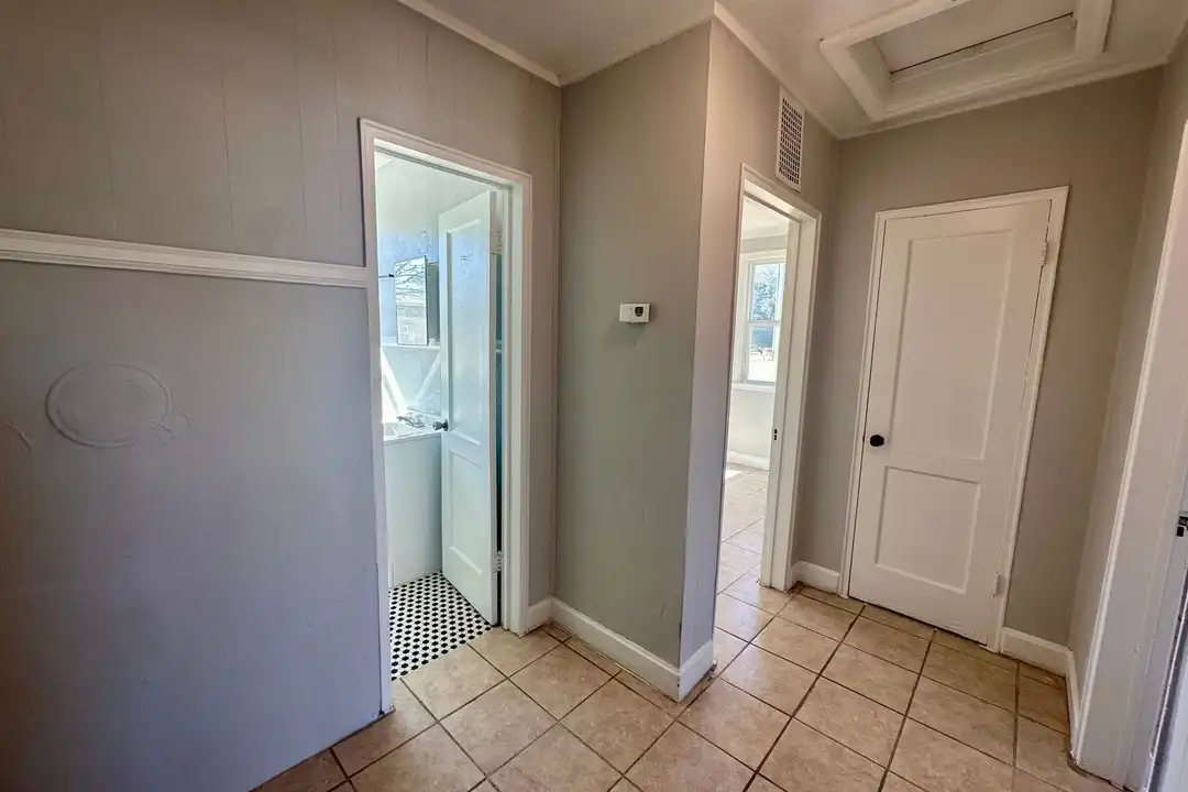 716 Miller Rd unit 716 B - View 4