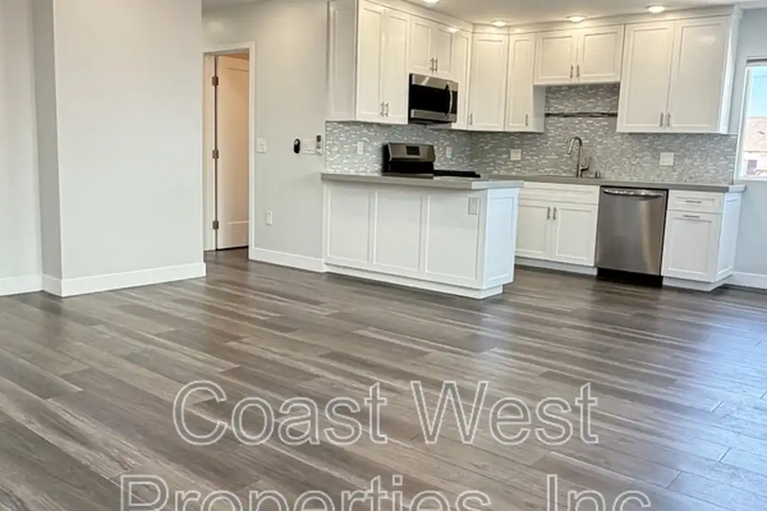2030 Diamond St unit A - View 2