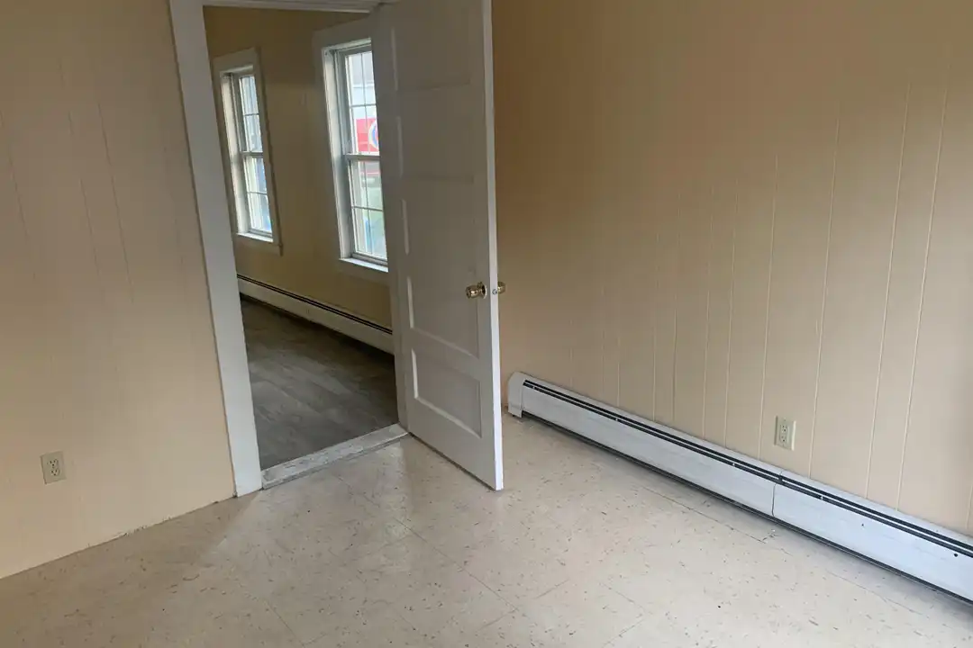 Apartment in Somersworth - More