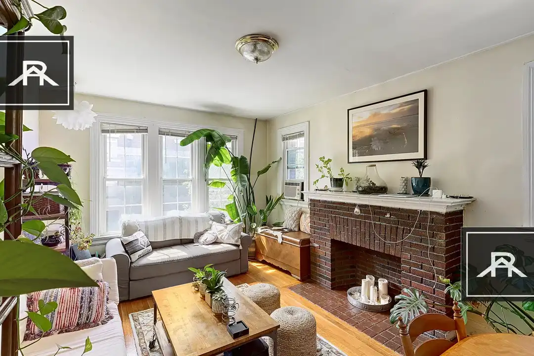 17 Glenville Ave unit 2 - View 5