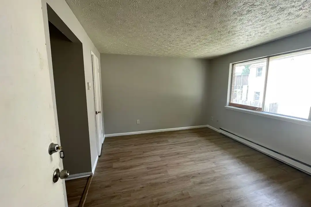 1315 Logan Ave NW unit 1315 Logan Ave - Unit 2 – photo 1 of 8