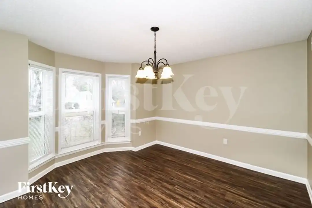8117 S Regis Pl - View 6