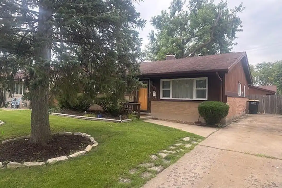17122 Roy St – photo 1 of 25