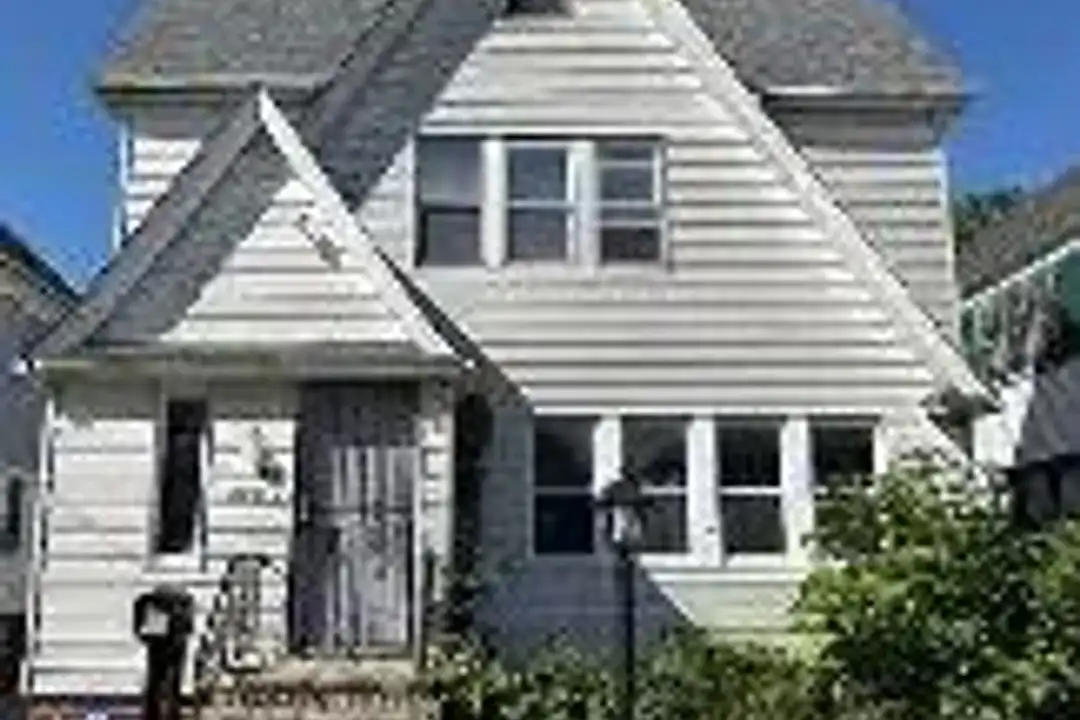 3294 E 146th St unit 3294 E 146th Street - Upper Level – photo 1