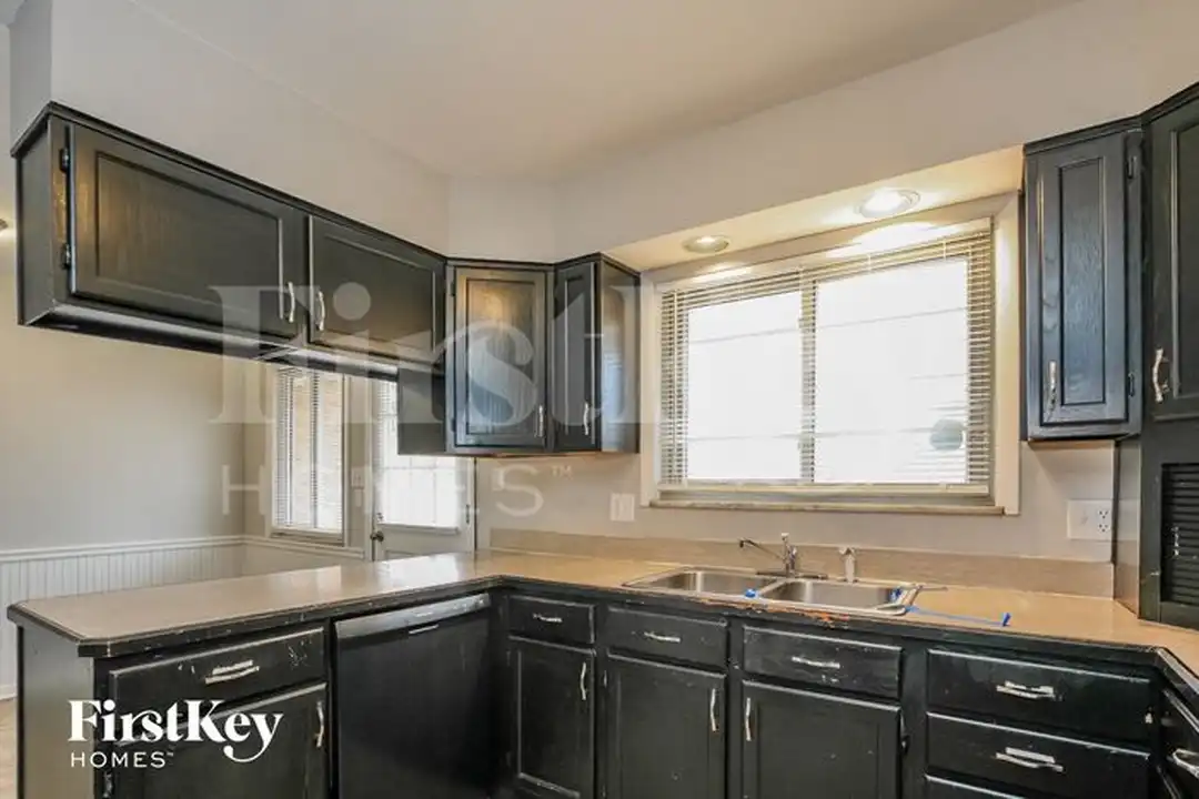 5503 Moonlight Dr - View 6