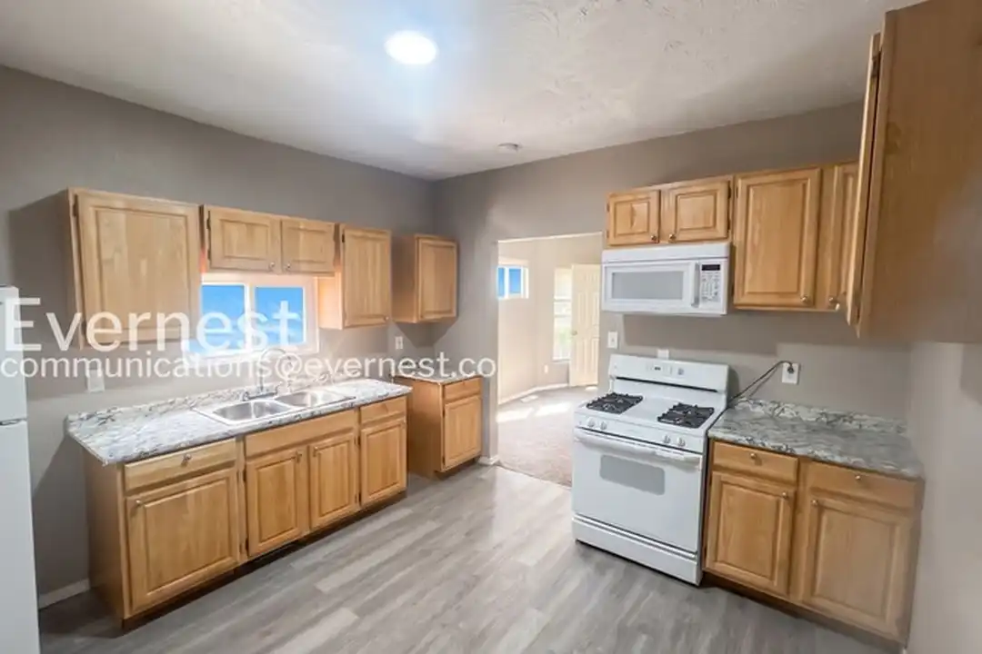 Apartment in Cleveland, Cuyahoga - View 4
