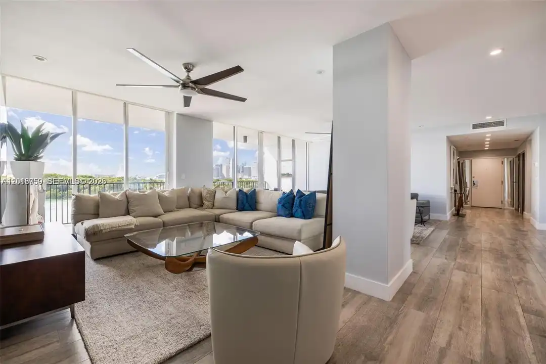 Apartment in Miami - View 4