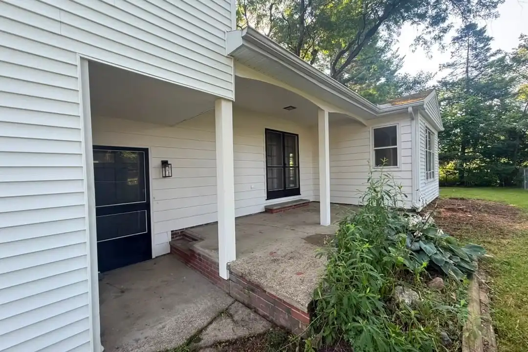 6939 Highland Dr – photo 1