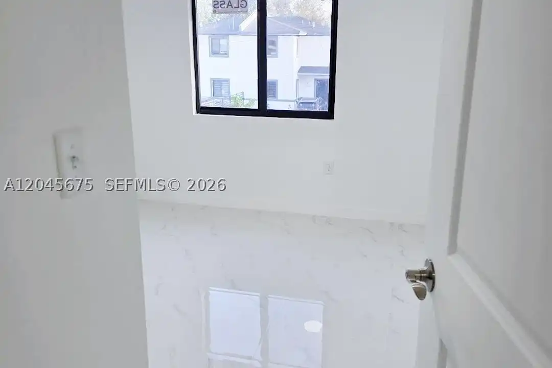 2731 NW 44th St #2731 - View 4