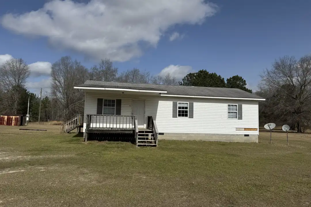 405 Zollie Lavender Rd – photo 1 of 10