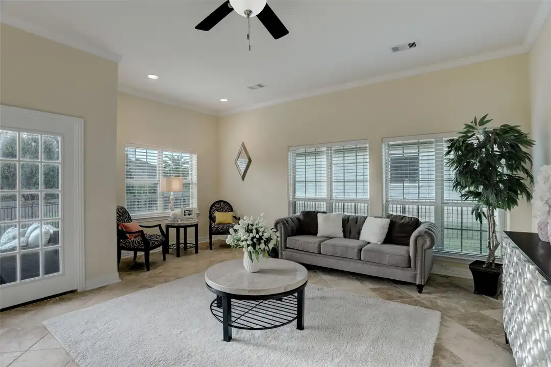 327 Twin Timbers Ln - More