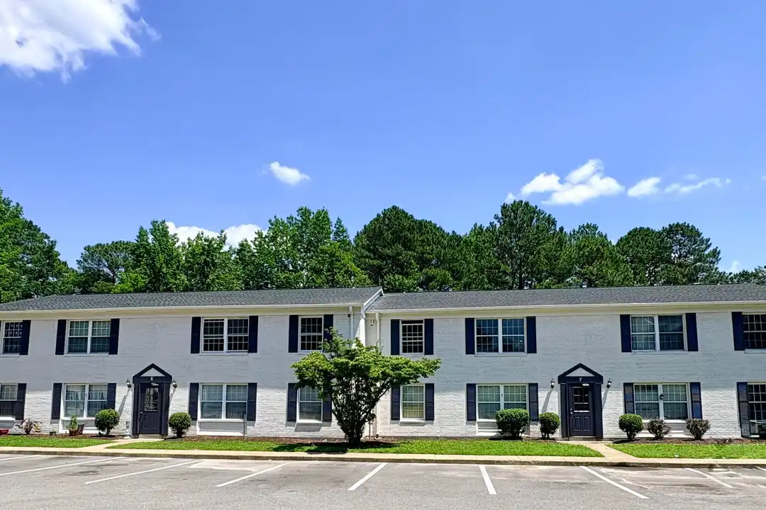 200 Kilby Shores Dr unit C4 – photo 1 of 12
