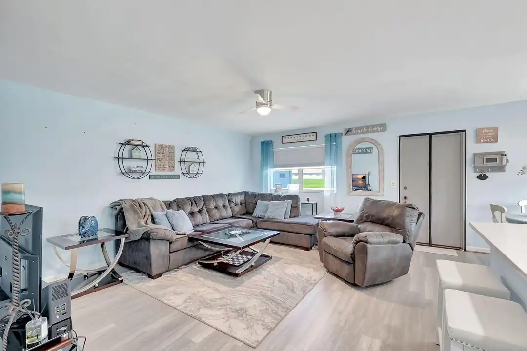 Apartment in Delray Beach - More