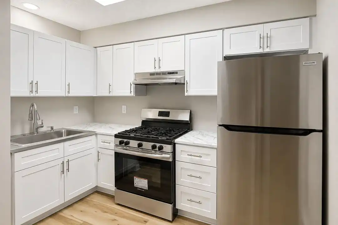 233 Ridgewood Ave unit 9 – photo 1 of 11