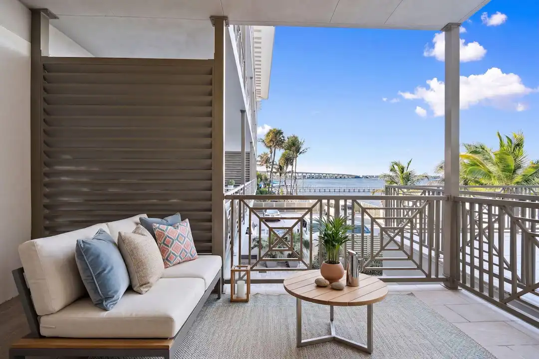 41 SW Seminole St #204 - More