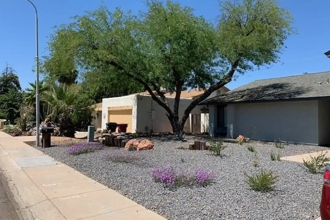 6032 N 77th Pl - View 2