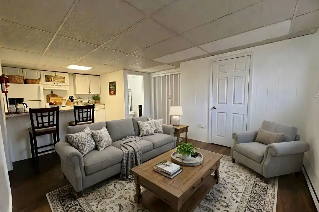 534 W Market St unit Carriage House - Unit 7 – photo 1