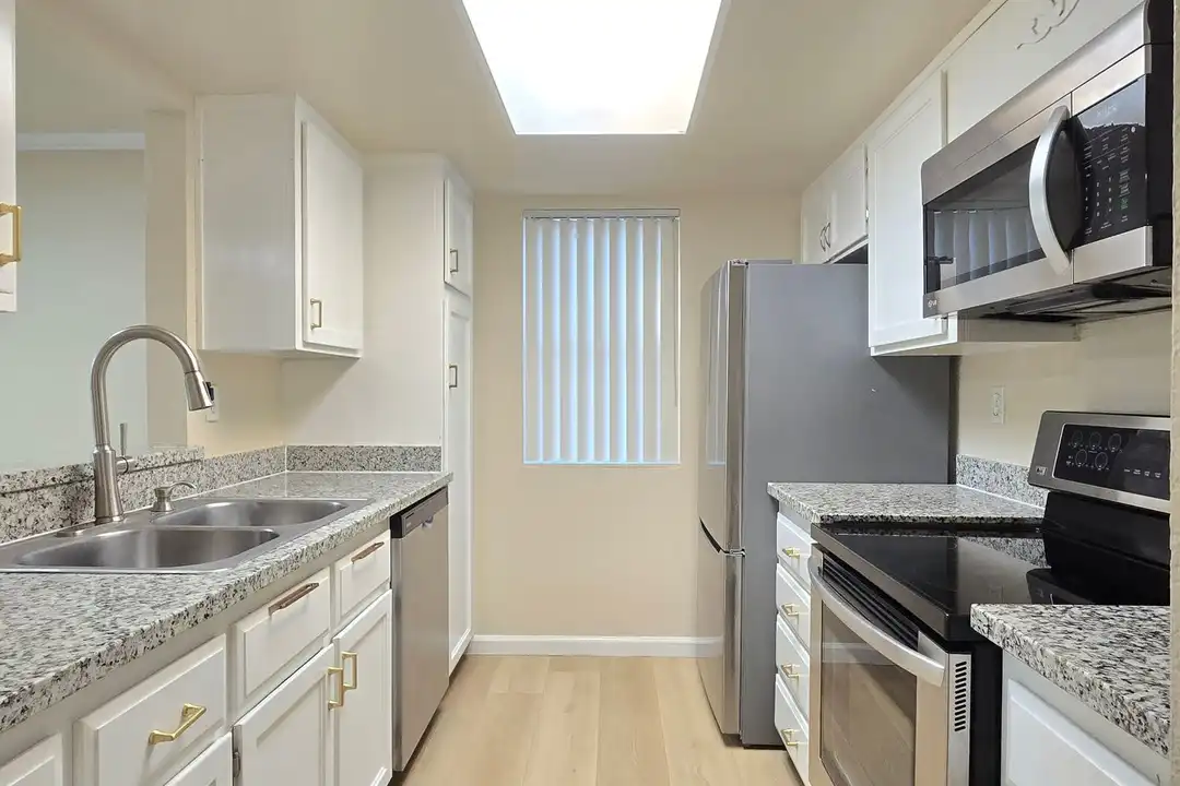 5590 Makati Cir - View 2