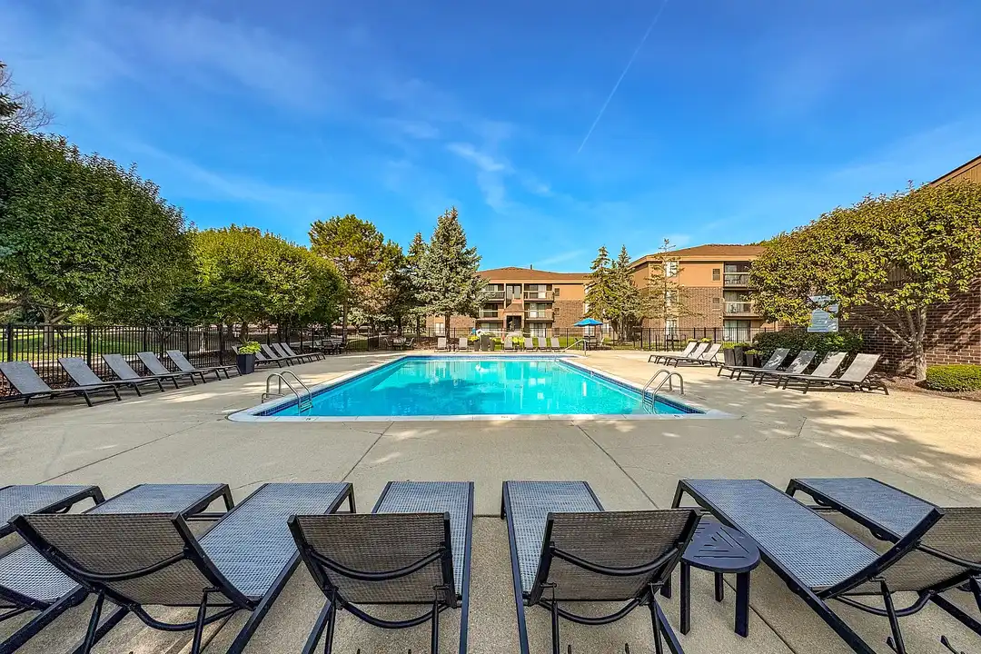 Lakeside Village Apartments - 15770 Lakeside Village Dr - Clinton ...