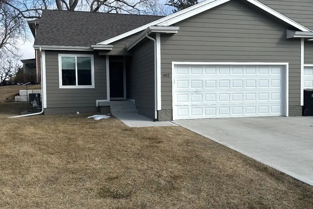 404 S State St – photo 1 of 11