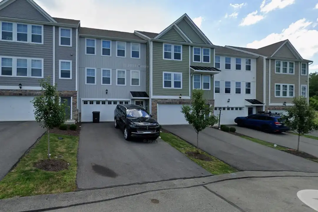 70 Hawthorne Dr unit 70 – photo 1