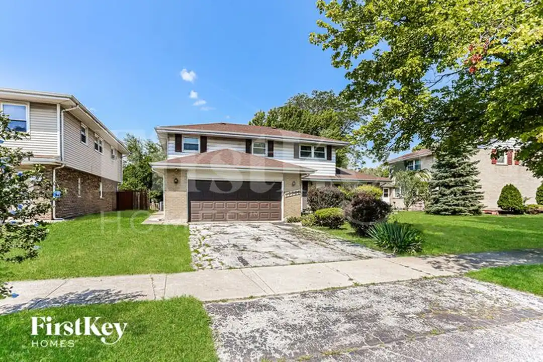15906 Avalon Ave – photo 1 of 16