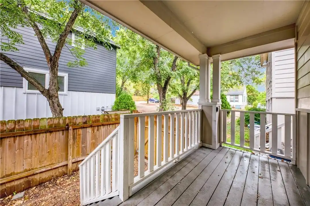 2809 E 22nd St unit B - View 2