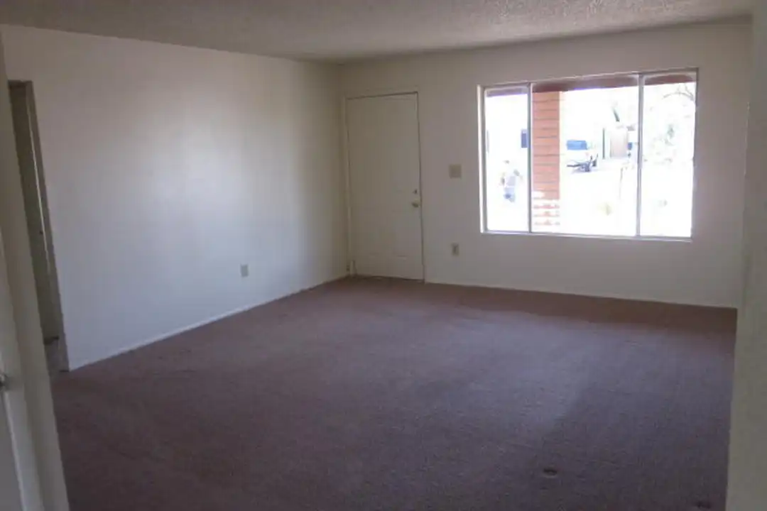 1933 E Apollo Ave - View 5