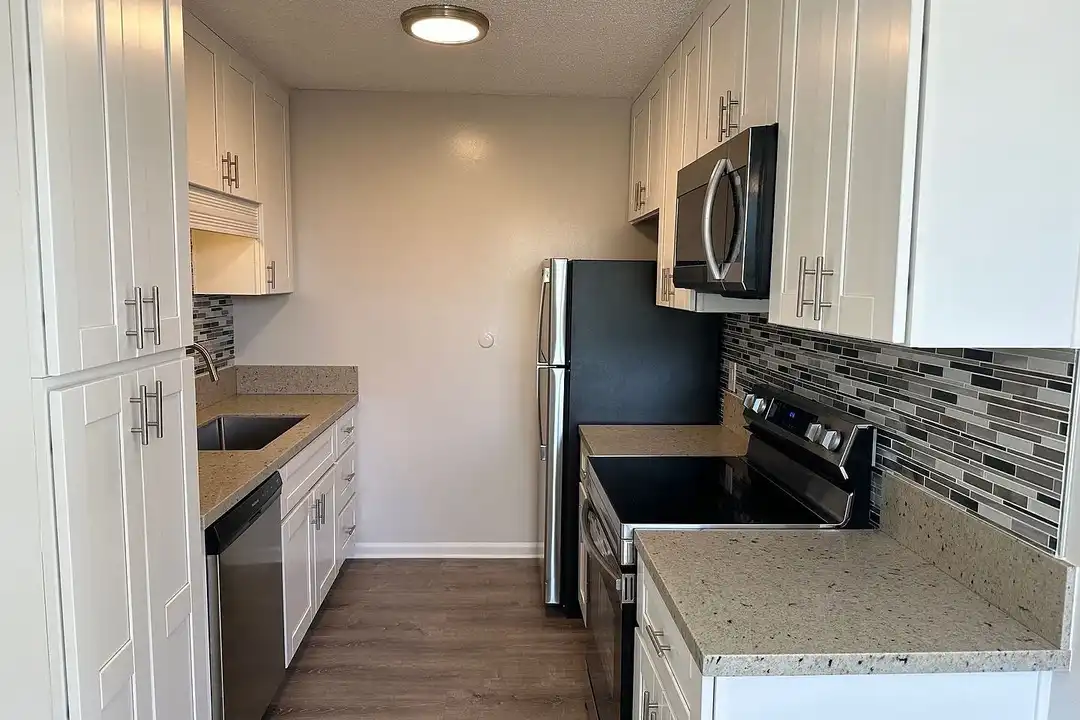 Herschel Apartments - View 4