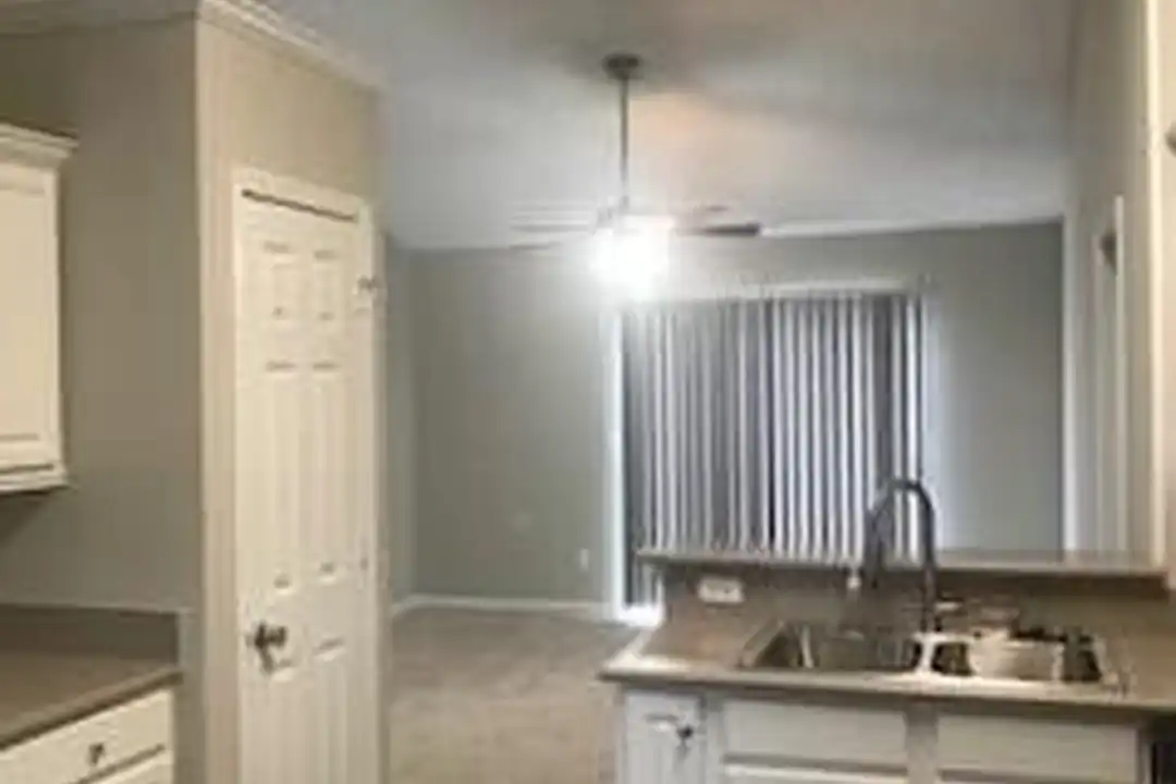 14128 Riding Hill Ave - View 4